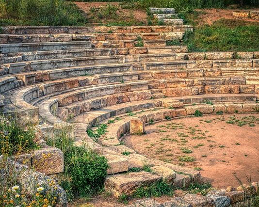 Istoria dramatizată a dramaturgiei şi a teatrului universal