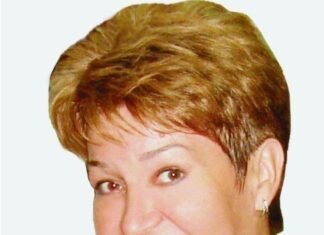 Spectacolul poeziei: Evelyne Maria Croitoru