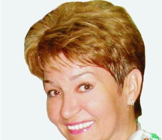 Spectacolul poeziei: Evelyne Maria Croitoru