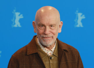 John Malkovich la FITS: „Actoria în teatru este ca surfingul”