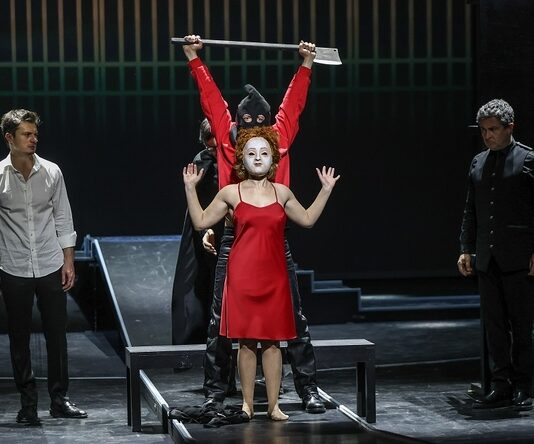 Decapitarea mediocrităţii. Un spectacol-eveniment: „MARY STUART”, regia – Andrei Şerban